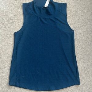 Oiselle size 8 Mock Neck mesh running tank Beautiful teal color
